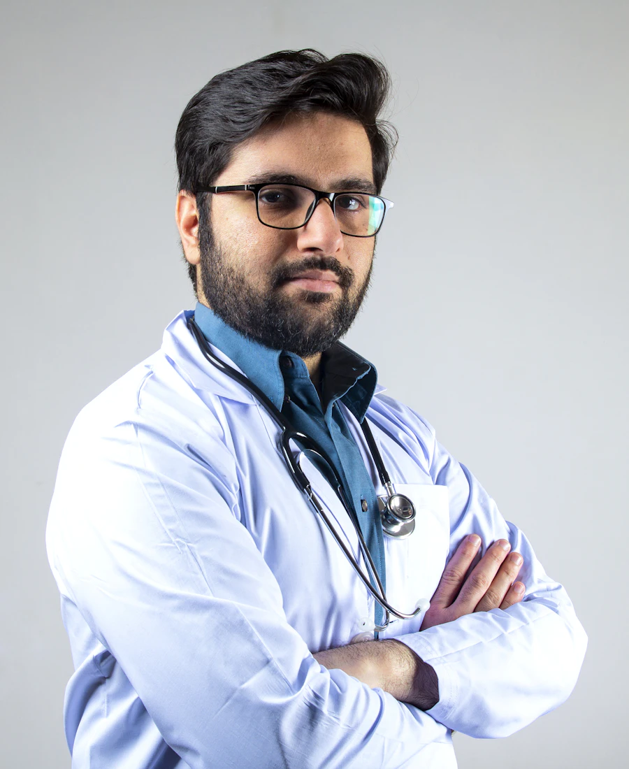 Dr. Arjun Mehta, senior interventional cardiologist at Aarogya Hospitals